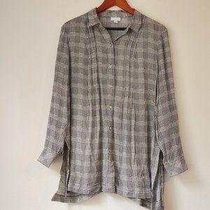 J.Jill, Women's Top Button Down, Size M, Collared, Pearl buttons, 100% Rayon.